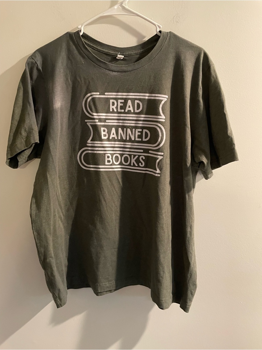 Read Banned Books crew neck tshirt XL
